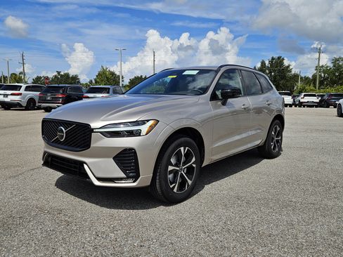 New 2026 Volvo XC60 B5 Core w/ Protection Package image 3