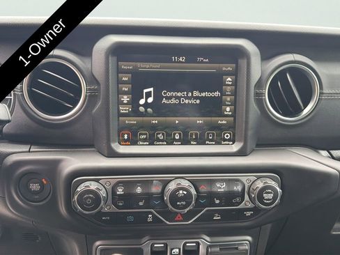 Used 2023 Jeep Wrangler Unlimited Sahara w/ Cold Weather Group AWD/4WD image 26
