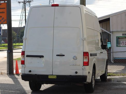 Used 2017 Nissan NV 3500 SV RWD image 8