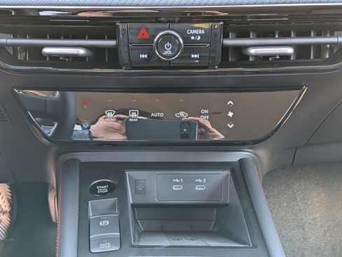 New 2026 Nissan Kicks SR FWD image 23