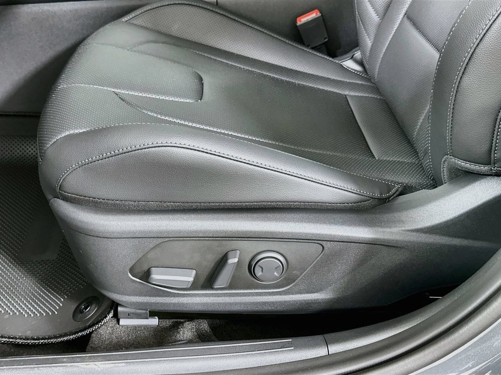 New 2026 Hyundai Elantra Limited FWD image 20