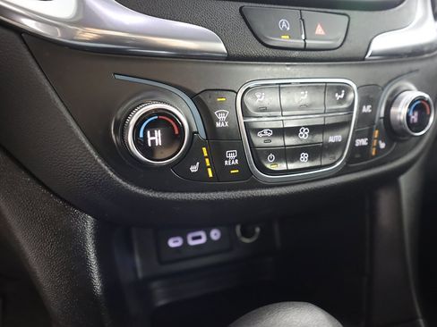 Used 2024 Chevrolet Equinox LT w/ LPO, Floor Liner Package image 48