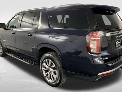 Used 2024 Chevrolet Suburban LT w/ Luxury Package RWD image 6