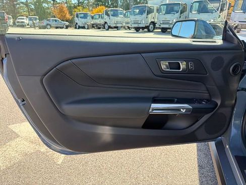 Used 2025 Ford Mustang GT Premium image 10