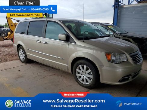 Used 2016 Chrysler Town & Country Touring w/ Driver Convenience Group FWD image 5