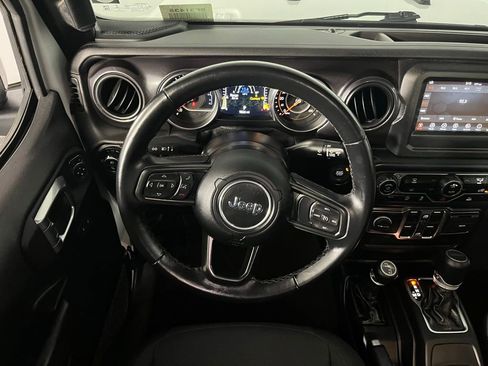 Used 2021 Jeep Gladiator Sport image 13