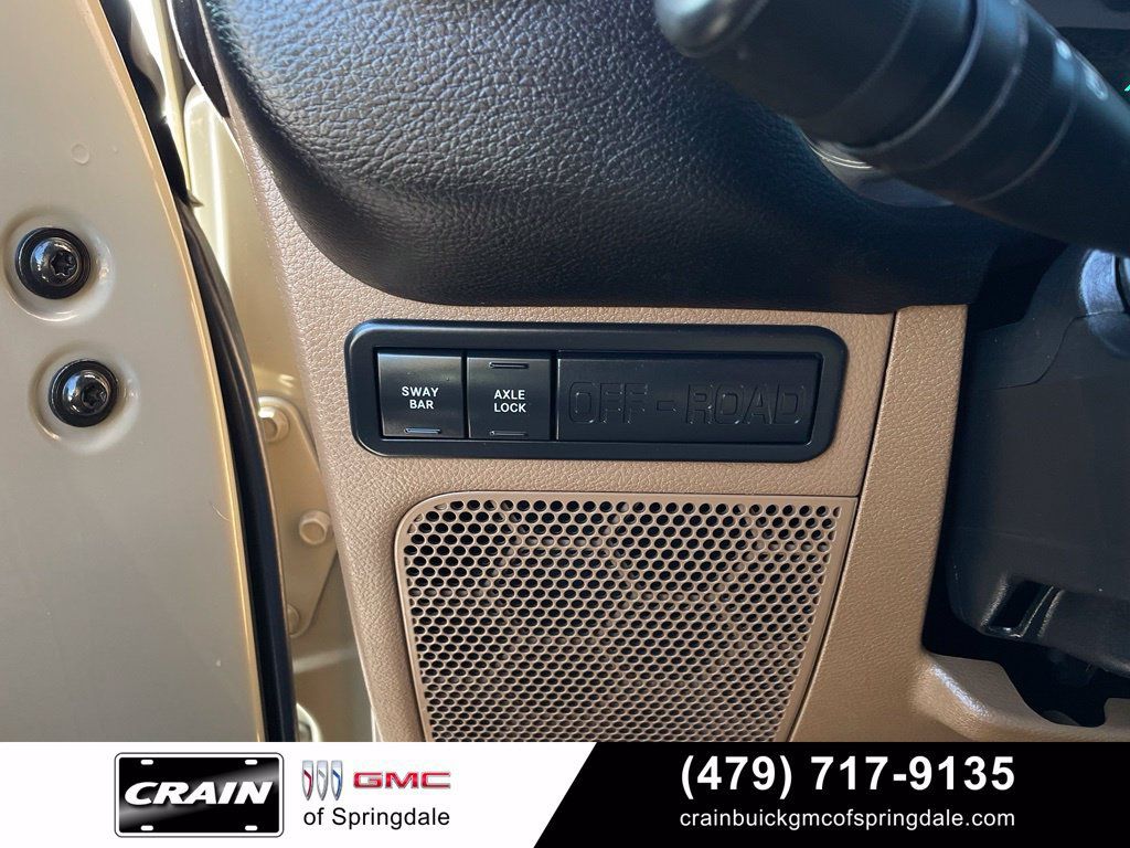 Used 2018 Jeep Wrangler Unlimited Rubicon w/ Cold Weather Group AWD/4WD image 13