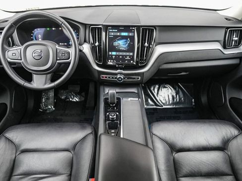 Used 2023 Volvo XC60 B5 Core image 11