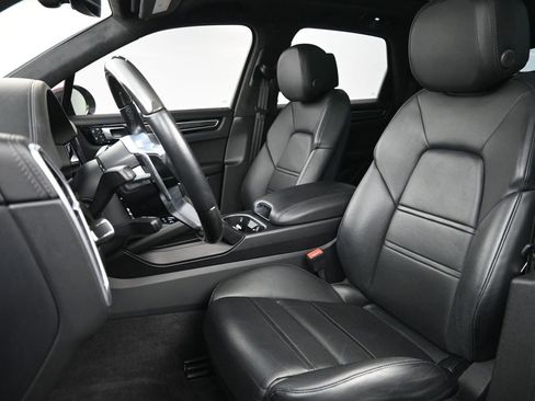 Certified 2023 Porsche Cayenne GTS image 5