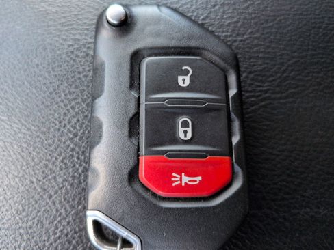 Used 2022 Jeep Wrangler Unlimited Sport AWD/4WD image 30