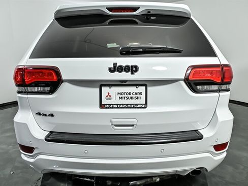 Used 2018 Jeep Grand Cherokee Altitude AWD/4WD image 8