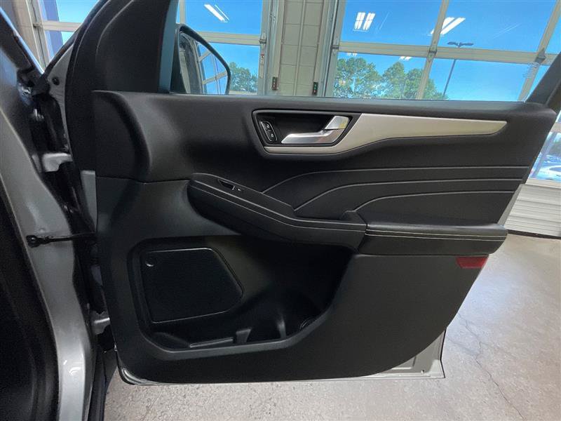 Used 2021 Ford Escape SE w/ Cold Weather Package AWD/4WD image 29