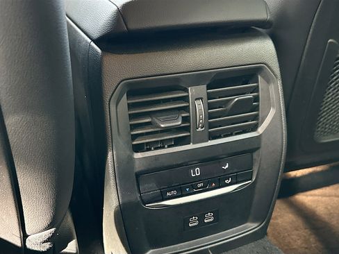 Used 2023 BMW 330i Sedan image 25