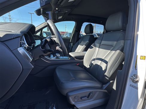 Used 2024 Audi Q7 3.0T Prestige image 16