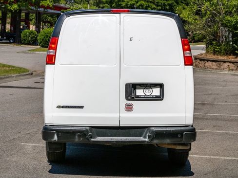 Used 2019 Chevrolet Express 3500 Extended w/ Driver Convenience Package RWD image 6