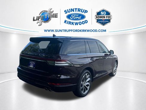 Used 2023 Lincoln Aviator Grand Touring w/ Equipment Group 301A AWD/4WD image 3