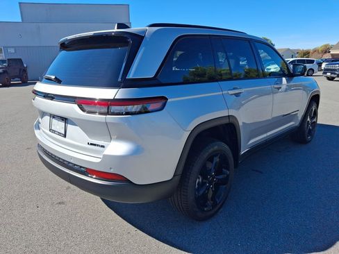 New 2025 Jeep Grand Cherokee Limited w/ Black Appearance Package image 7