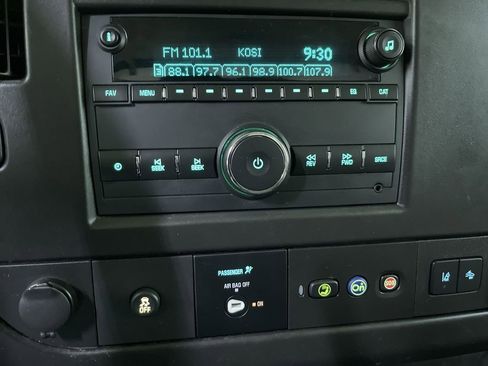 Used 2019 Chevrolet Express 2500 image 20
