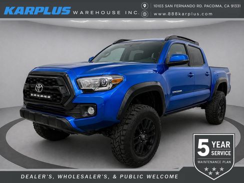 Used 2017 Toyota Tacoma TRD Off-Road AWD/4WD image 1
