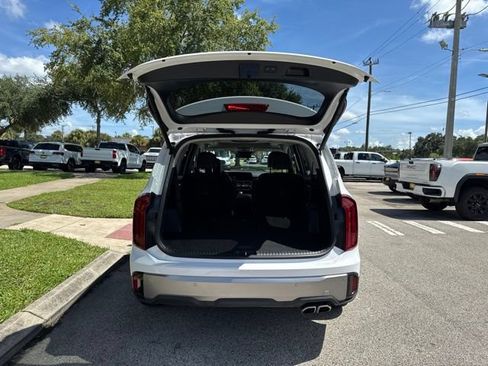 Used 2025 Kia Telluride S FWD image 17