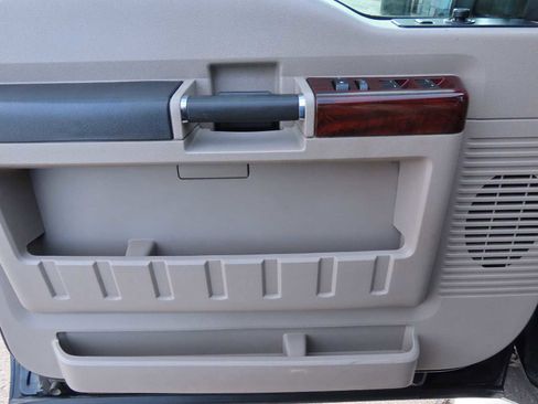 Used 2009 Ford F250 4x4 Crew Cab Super Duty image 17