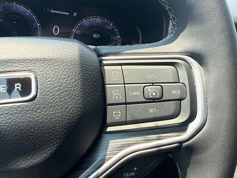 Used 2024 Jeep Wagoneer Series II w/ Flexible Seating Group AWD/4WD image 10