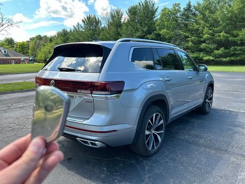 Used 2024 Volkswagen Atlas SEL Premium R-Line AWD/4WD image 6