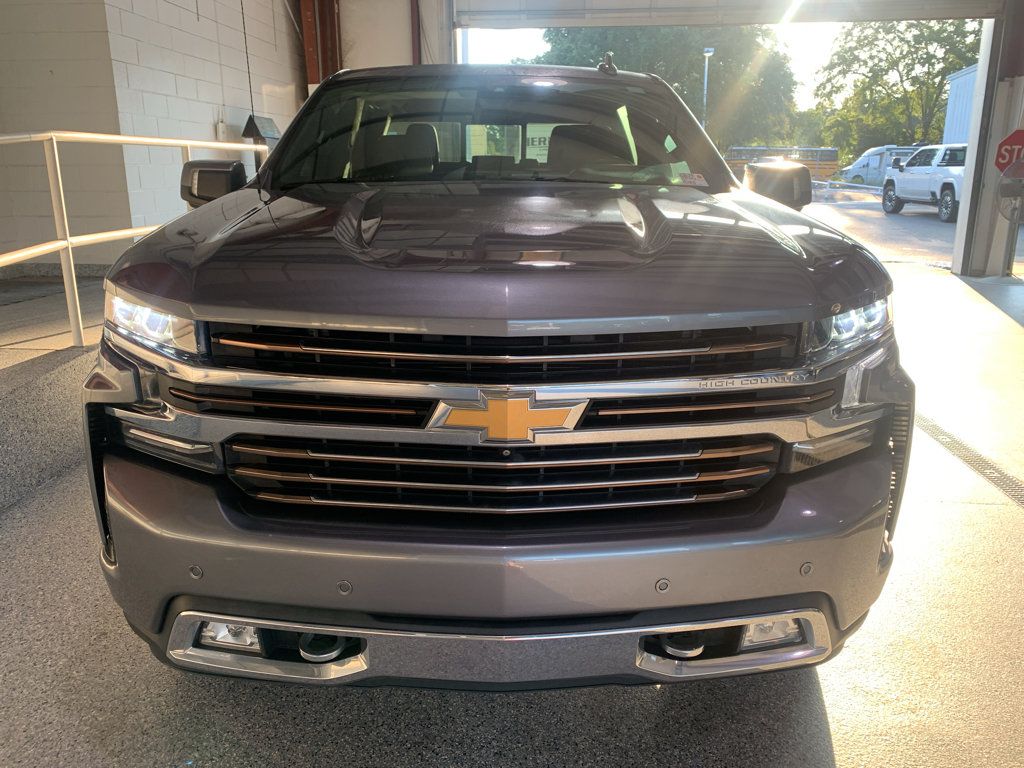 Used 2022 Chevrolet Silverado 1500 High Country w/ Technology Package AWD/4WD image 2