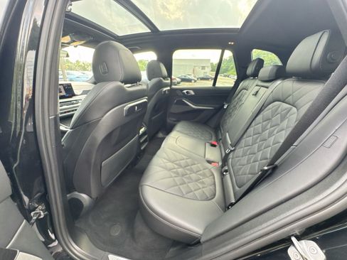 Used 2024 BMW X5 xDrive40i w/ M Sport Package AWD/4WD image 25