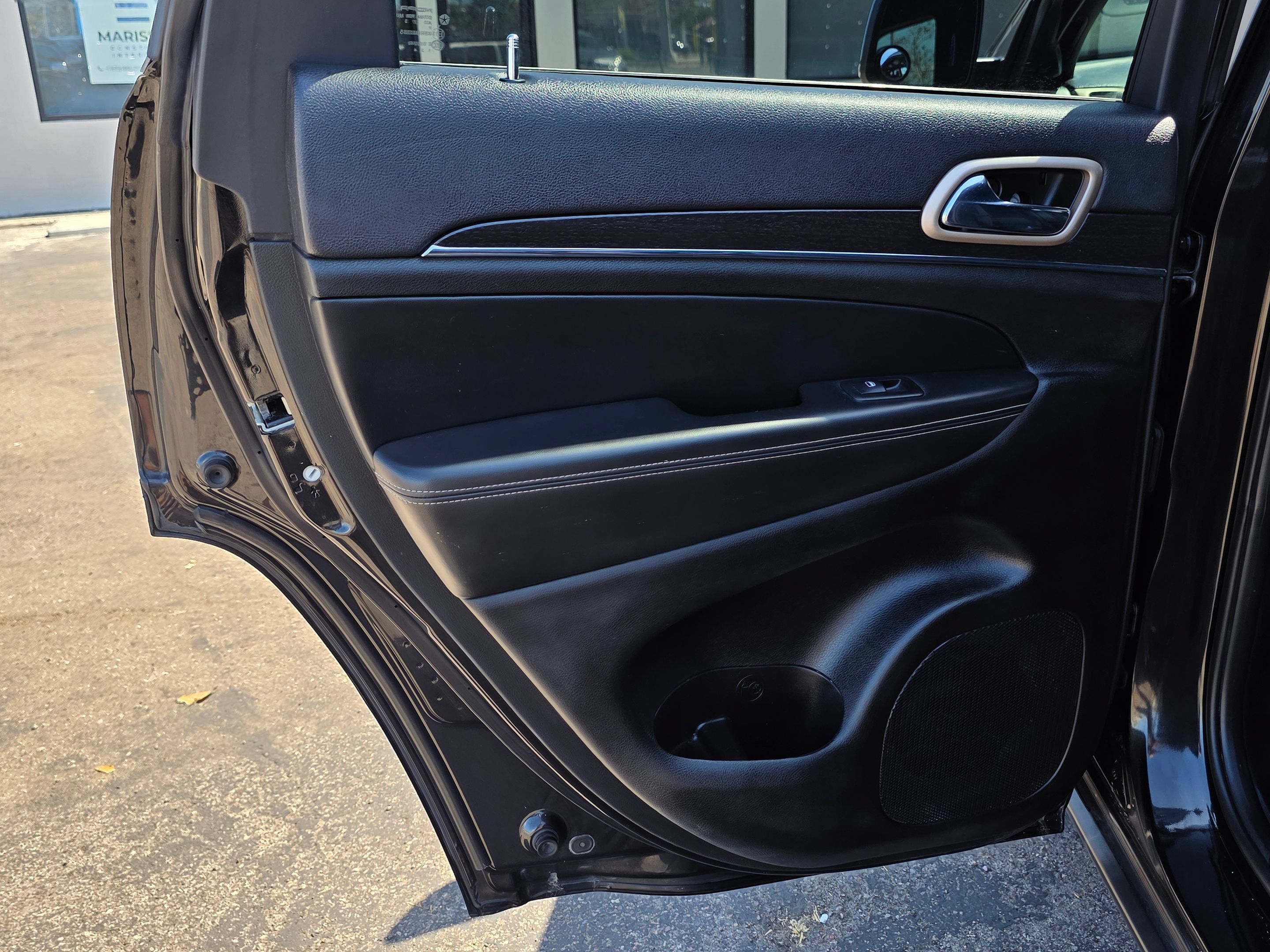 Used 2014 Jeep Grand Cherokee Limited w/ Luxury Group II RWD image 23