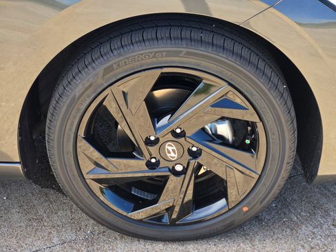 New 2026 Hyundai Elantra SEL Sport Premium FWD image 7