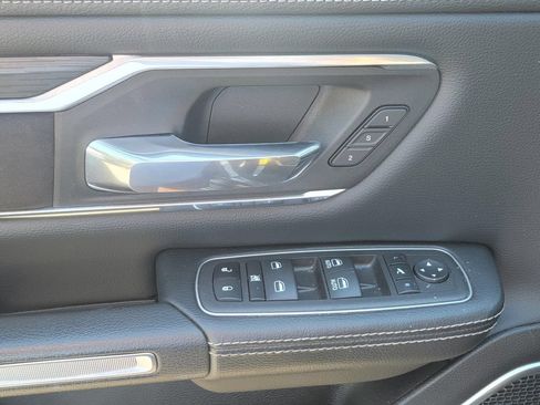 Used 2023 RAM 1500 Laramie AWD/4WD image 12