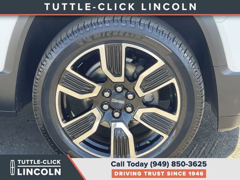 Used 2019 GMC Acadia SLT w/ Black Edition FWD image 18