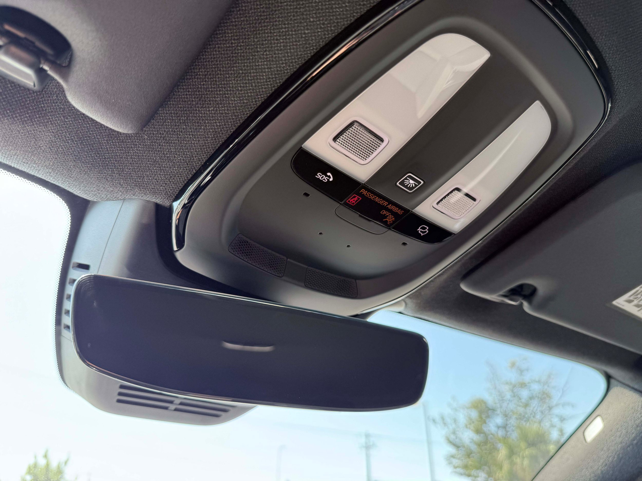 Certified 2023 Volvo XC40 Recharge Core AWD/4WD image 22