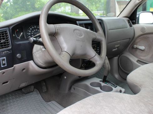 Used 2003 Toyota Tacoma PreRunner image 7