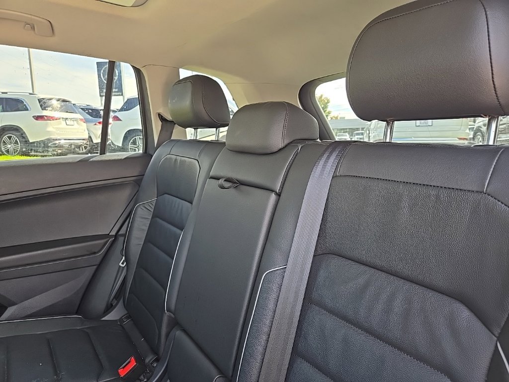 Used 2018 Volkswagen Tiguan SEL Premium AWD/4WD image 35