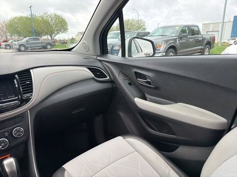 Used 2020 Chevrolet Trax LT w/ Driver Confidence Package image 19