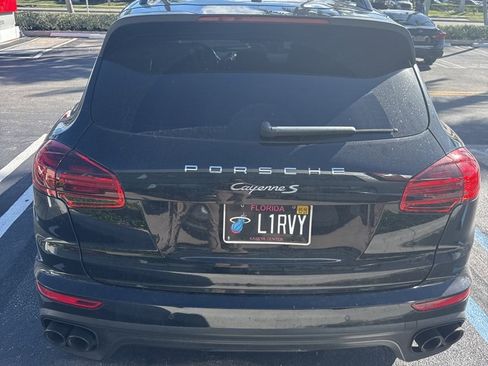 Used 2018 Porsche Cayenne S image 3