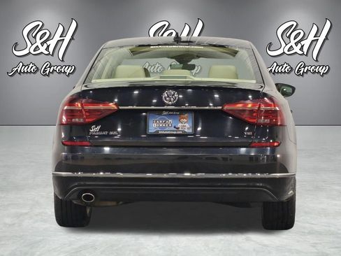 Used 2018 Volkswagen Passat 2.0T SEL Premium FWD image 17