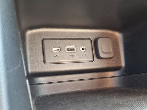 Used 2020 Chevrolet Equinox LS image 16