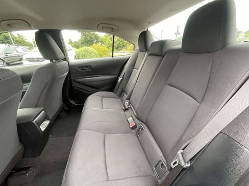 Used 2025 Toyota Corolla LE FWD image 12