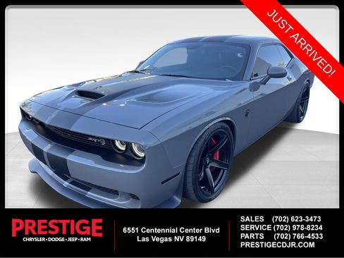 Used 2017 Dodge Challenger SRT Hellcat RWD image 1