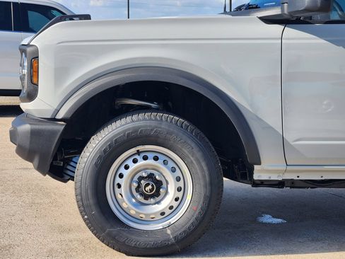 New 2026 Ford Bronco 2-Door AWD/4WD image 9