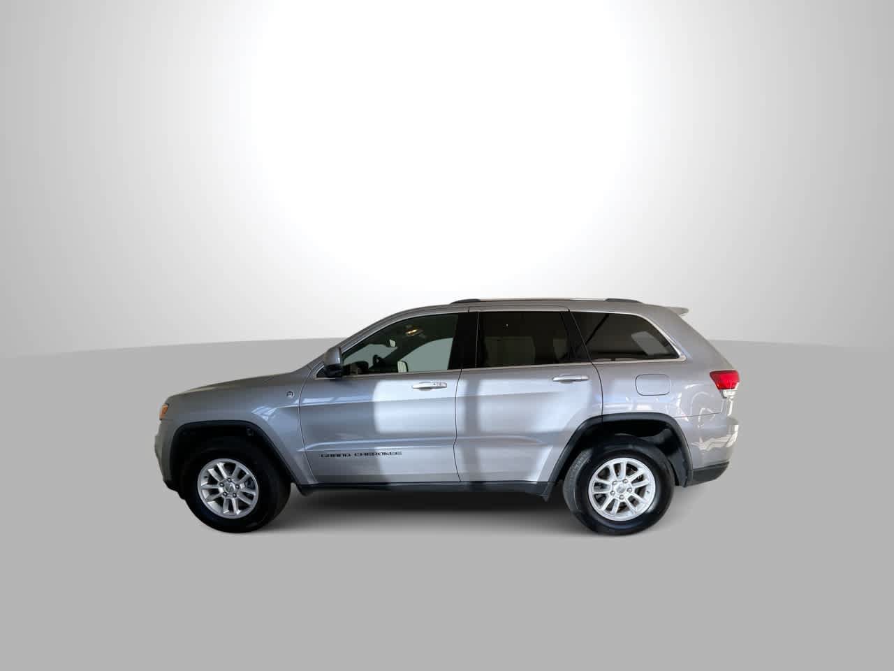 Used 2020 Jeep Grand Cherokee Laredo AWD/4WD image 5