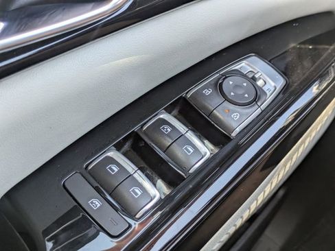 Used 2024 Kia Carnival EX FWD image 23