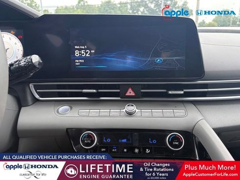 Used 2023 Hyundai Elantra SEL w/ Convenience Package FWD image 8