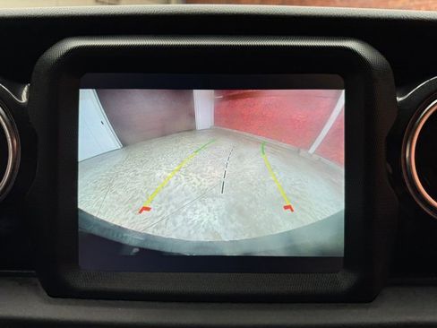 Used 2022 Jeep Wrangler Unlimited Sahara image 21