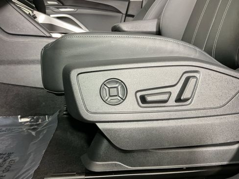 Used 2025 Audi Q5 Premium Plus w/ Premium Plus image 15