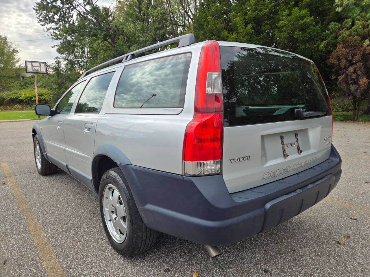 Used 2004 Volvo V70 AWD/4WD image 5