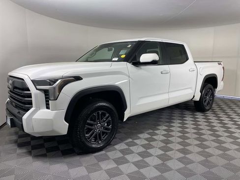 Used 2024 Toyota Tundra SR5 w/ SR5 Convenience Package AWD/4WD image 4